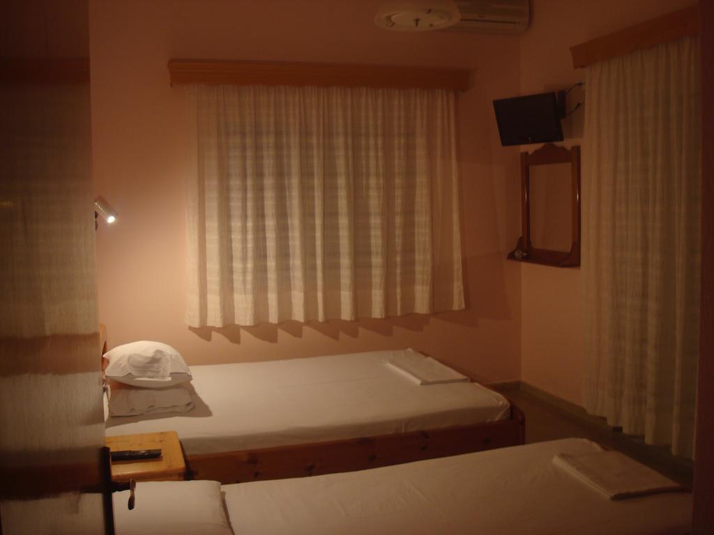 Hotel Filoxenia Néoi Póroi Bilik gambar